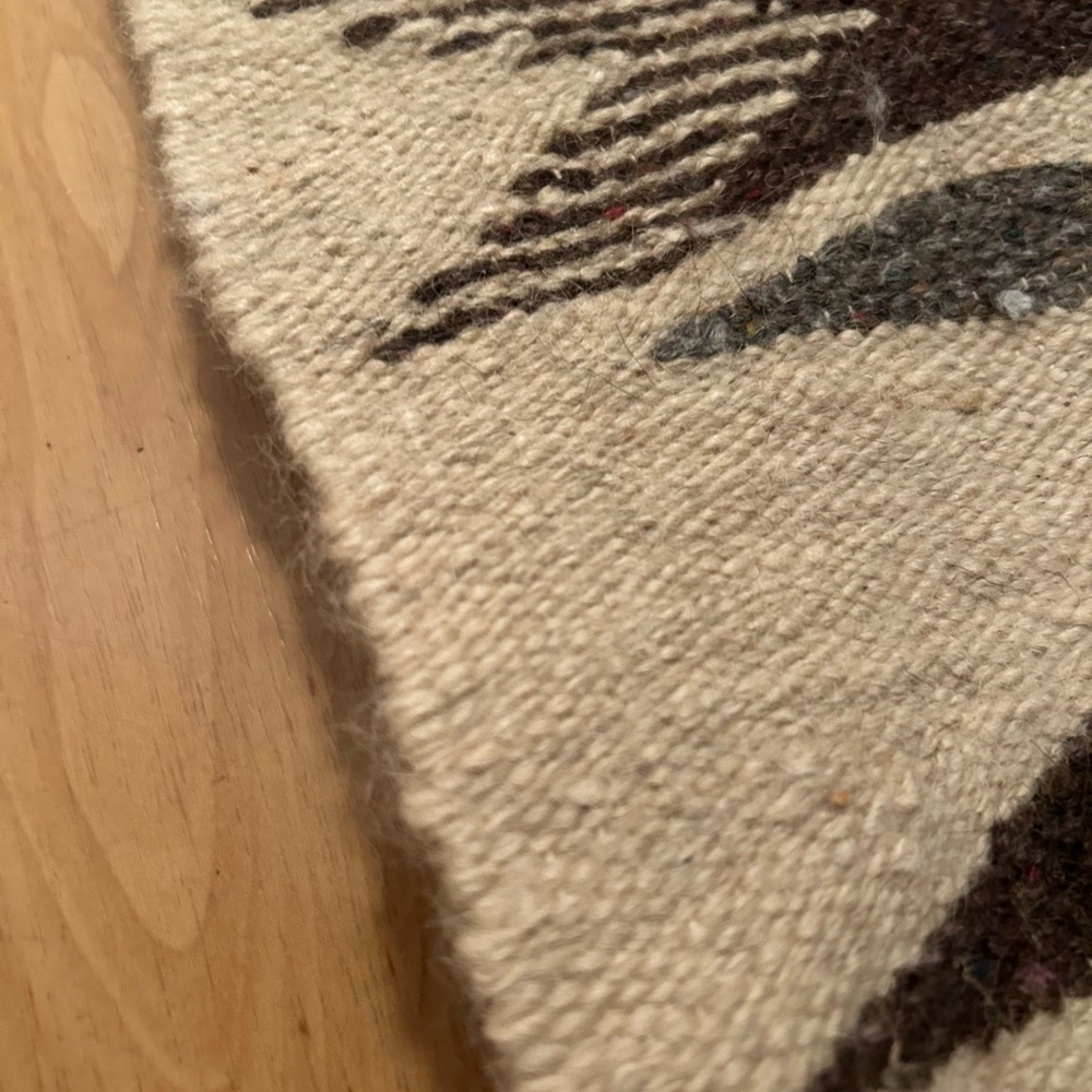 Stunning hand woven area carpet ⭐️ - Picture 9 of 9